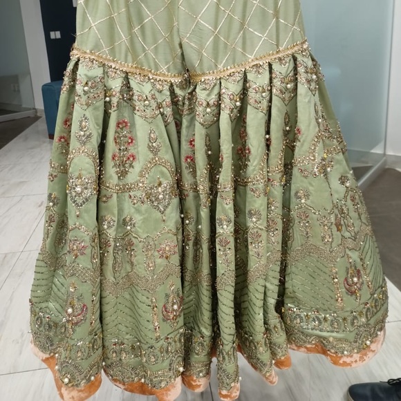 Original Mohsin Naveed Ranjha Zamrud Bridal Gharara - Picture 15 of 17